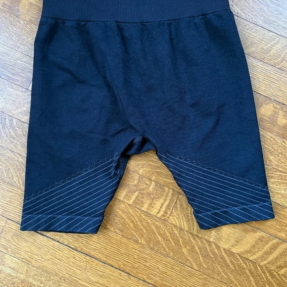 NWOT JoyLab Extra High-Rise Seamless Bike Shorts Black Size Small - Picture 2 of 11
